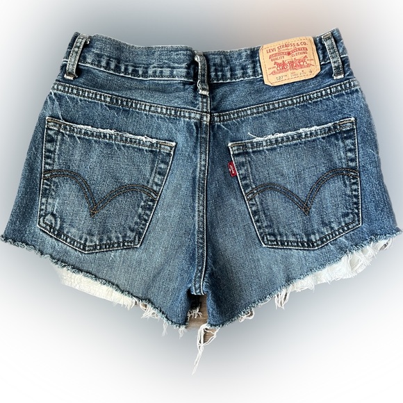 Levi’s Vintage 527 Red Tab Mid Rise Denim Jean Shorts Cut Off Size 0/2 - Picture 2 of 8